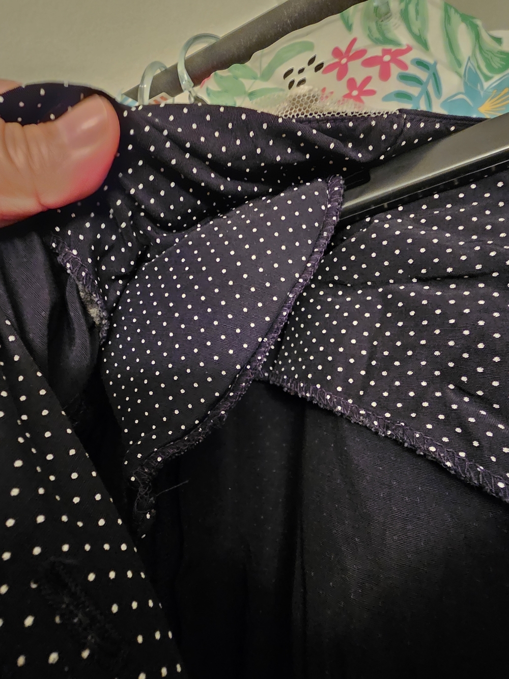 Vintage-Inspired Polka Dot Button-Front Dress with Lace Collar - Picture 8 of 11